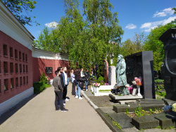 Новодевичий монастырь и Новодевичье кладбище 