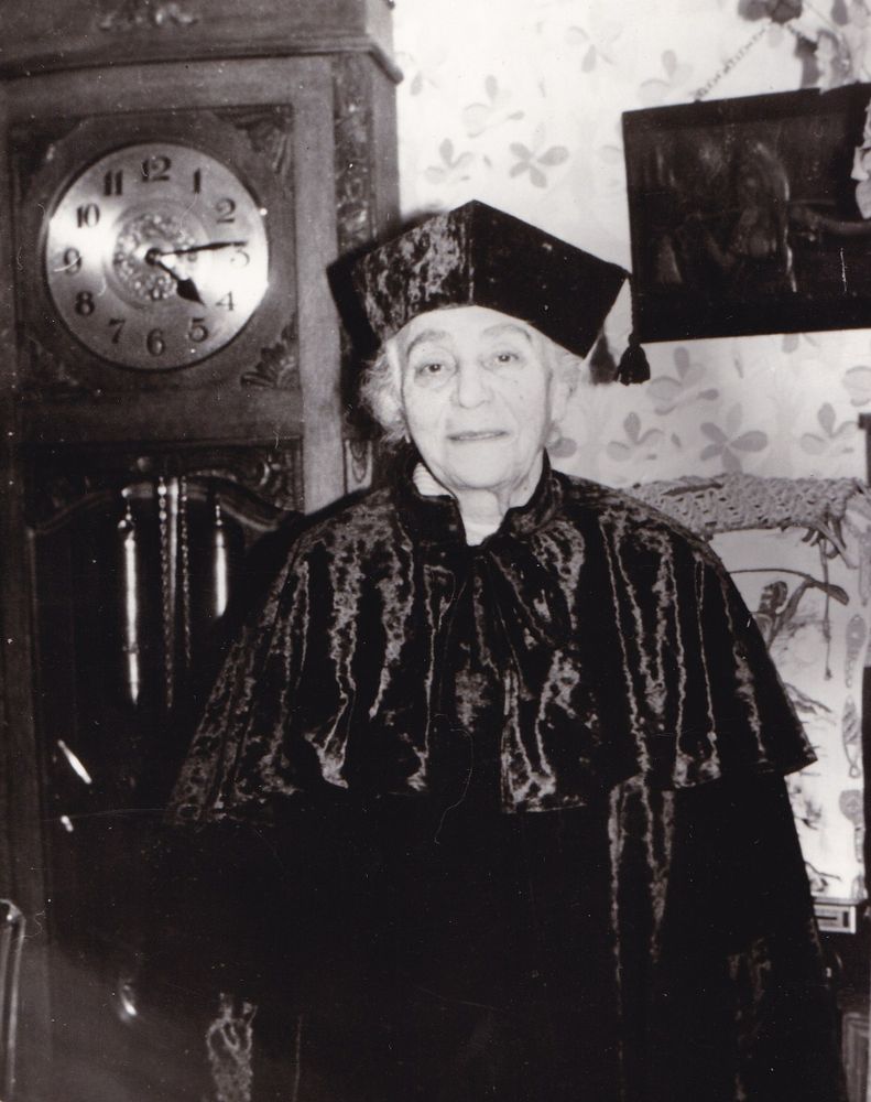 Первый профессор университета, получивший почетную мантию МГЛУ,- Вера Арутюновна Соловьян. 1993 год.jpeg
